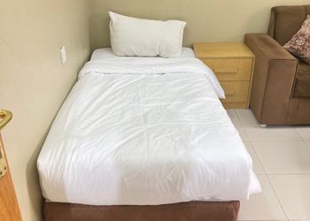 شقة بغرفتين نوم وأثاث مريح