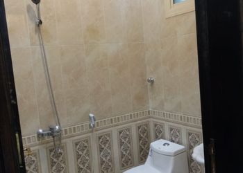 شاليه بجلسة مطله على المسبح 