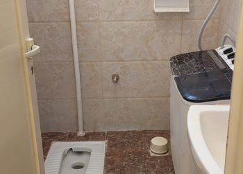 شقة بغرفة نوم وصالة 