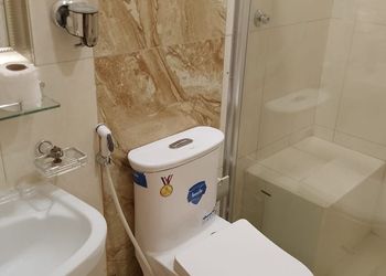 استديو بأثاث مريح وبسيط 