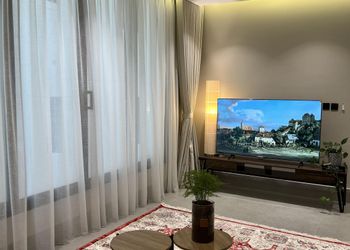 استديو استديو بسرير ماستر 