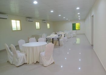 استراحة بمسبح خارجي ومجالس 