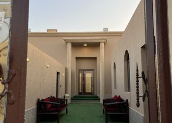 استراحة بمسبح وجلسة خارجية