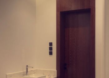 شاليه بمجلسين وألعاب اطفال 