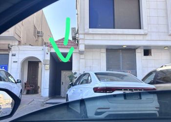 استديو بسرير ماستر  وجلسة جانبية