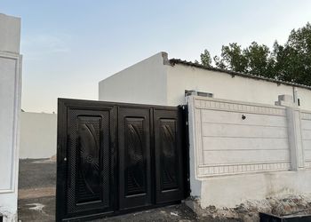 استراحة بغرفة نوم ومجلس