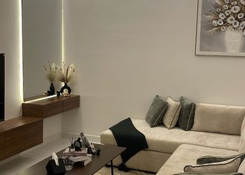 جناح أنيق بدخول ذكي ومطبخ