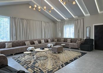 استراحة بمسطح اخضر وجلسه خارجيه