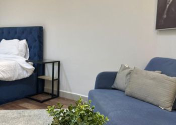 استديو هادئ بسرير ماستر 