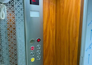 شقة بغرفة معيشة وغرفتين نوم 