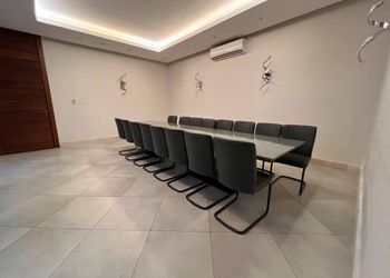 شاليه بمسطح اخضر و مسبح