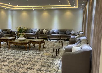 استراحة بمسطح اخضر ومجالس
