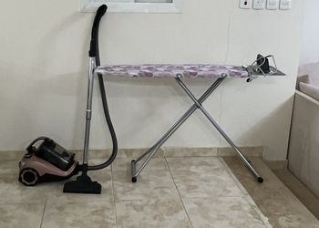 شقة بصالة وثلاث غرف نوم