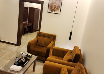 شقة بغرفة معيشة وغرفة نوم 