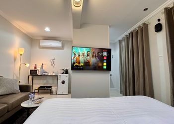استديو هادئ بدخول ذاتي 