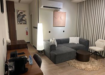 استديو هادئ بسرير ماستر 