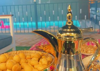 شالية بجلسة خارجية والعاب اطفال