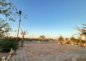 مزرعة بمناظر خلابة وجلسة خارجية 