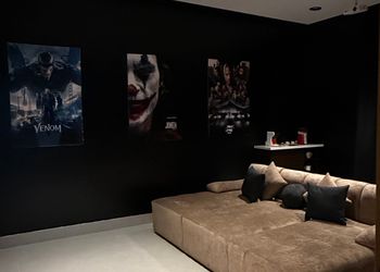 غرفة وصاله بسينما متكاملة
