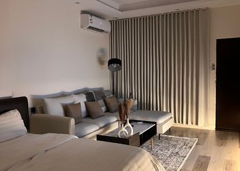 استديو هادئ بدخول ذاتي 