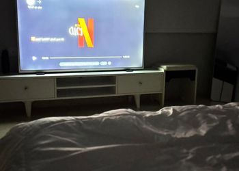 استديو بأثاث مريح وسرير ماستر