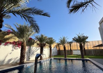 استراحه بمسبح كبير 