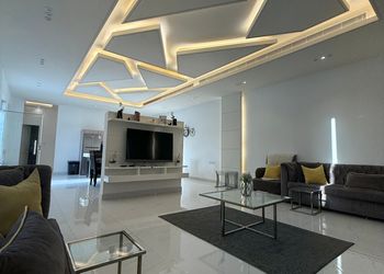 شاليه بمسطح اخضر وجلسة خارجية