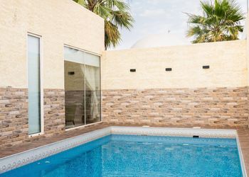منتجع فندقي بألعاب أطفال(مشترك)