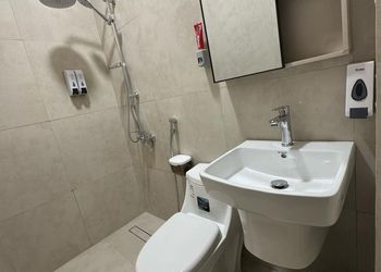 استديو بسرير ماستر وأثاث مريح 