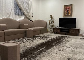 شقة بغرفتين نوم وصالة 