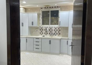 شقة بغرفة معيشة وغرفتين نوم 