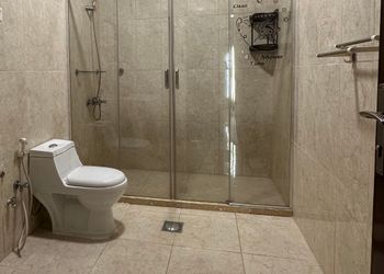 شقة ثلاثة غرف نوم 