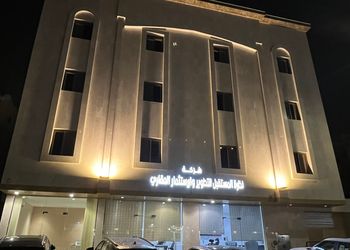 استديو بسرير ماستر وجلسة جانبية
