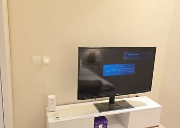 استديو بأثاث مريح وبسيط 