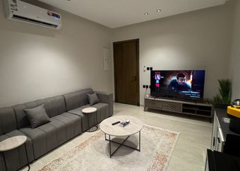 استديو بسرير ماستر وجلسة جانبية 