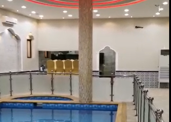 استراحة بألعاب أطفال ومسبح داخلي