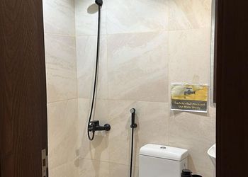 استديو بسرير ماستر وجلسة جانبية 