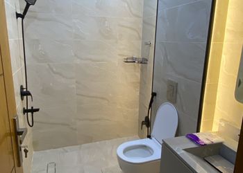 شقة بصالة أنيقة ودخول ذاتي