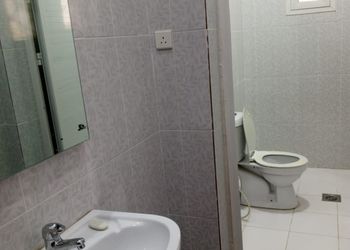 استراحة بمسطح اخضر وجلسة خارجية