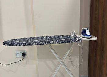 استديو بسرير ماستر وجلسة جانبية