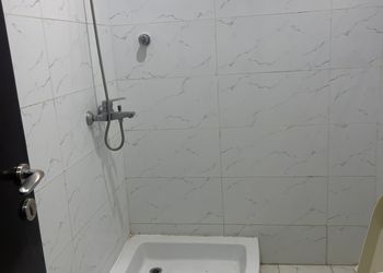 شاليه بألعاب مائية وجلسة خارجية