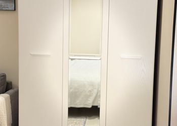 استديو بسرير ماستر وجلسة جانبية 