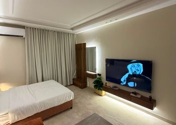 استديو بسرير ماستر وجلسة جانبية