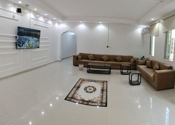 شاليه بمسبح داخلي وجلسة خارجية