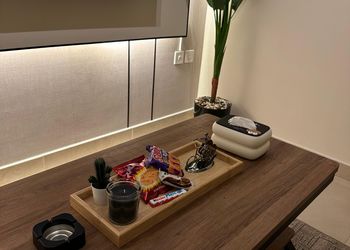 استديو بأثاث مريح وبسيط 