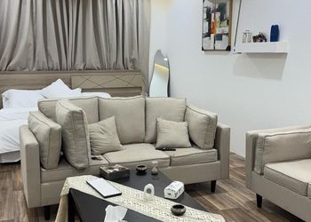 استديو بسرير ماستر وجلسة جانبية