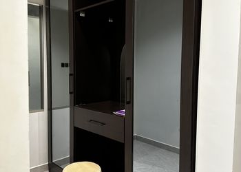 شاليه بجلسة خارجية وتصميم أنيق 