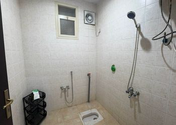 شقة بغرفة معيشة وغرفة نوم 