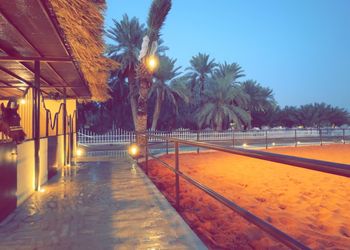 مزرعة بفيلا تراثية مودرن و إسطبل