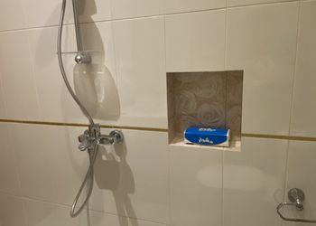 استديو بسرير ماستر وجلسة جانبية